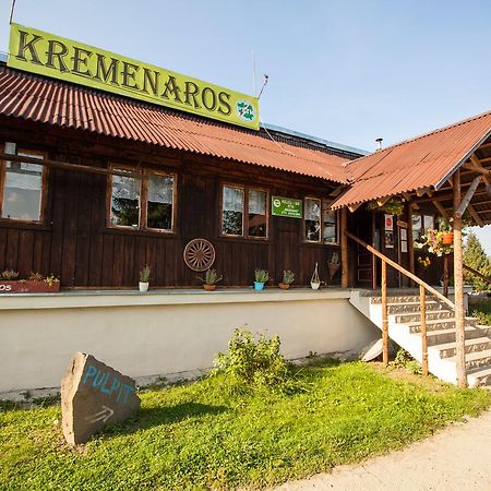 Kremenaros Vandrarhem Ustrzyki Górne Exteriör bild