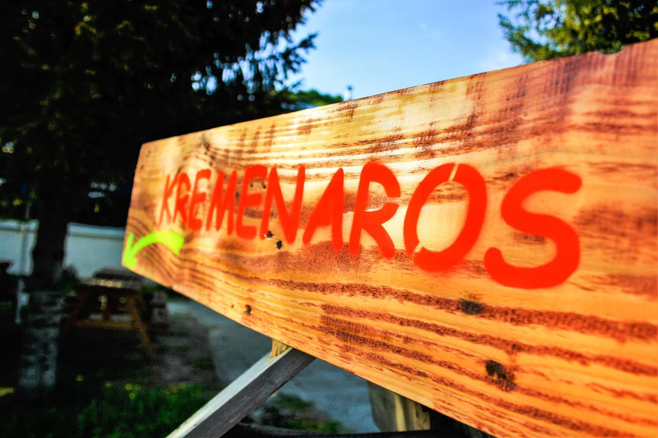 Kremenaros Vandrarhem Ustrzyki Górne Exteriör bild