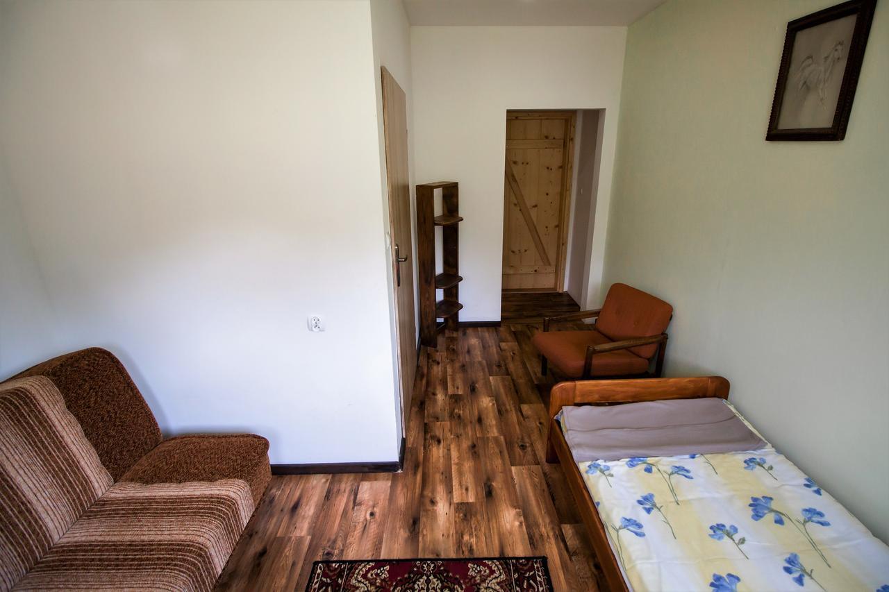 Kremenaros Vandrarhem Ustrzyki Górne Exteriör bild